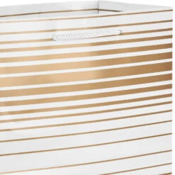 Hallmark Elegant Gold Assorted Sizes 6-Pack Gift Bags -Hallmark Sales Elegant Gold Assorted Sizes 6Pack Gift Bags 5EGB7033 05