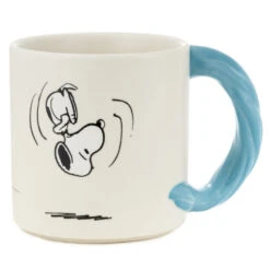 New Release -Hallmark Sales Peanuts Linus and Snoopy Dimensional Blanket Mug 1PAJ2159 02